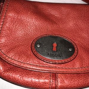 Fossil • Small Leather Crossbody || Red